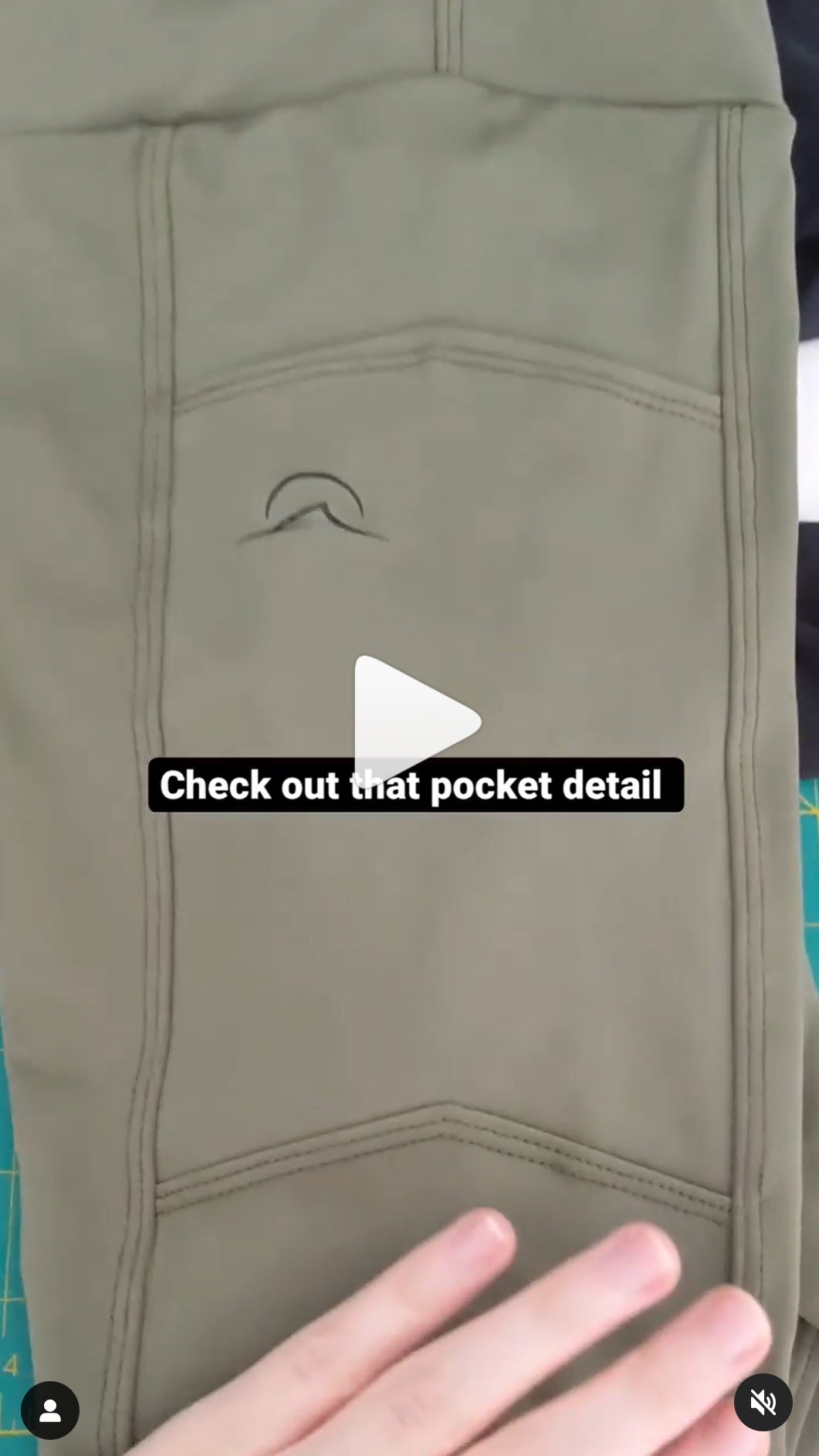 Leggings pocket design detail